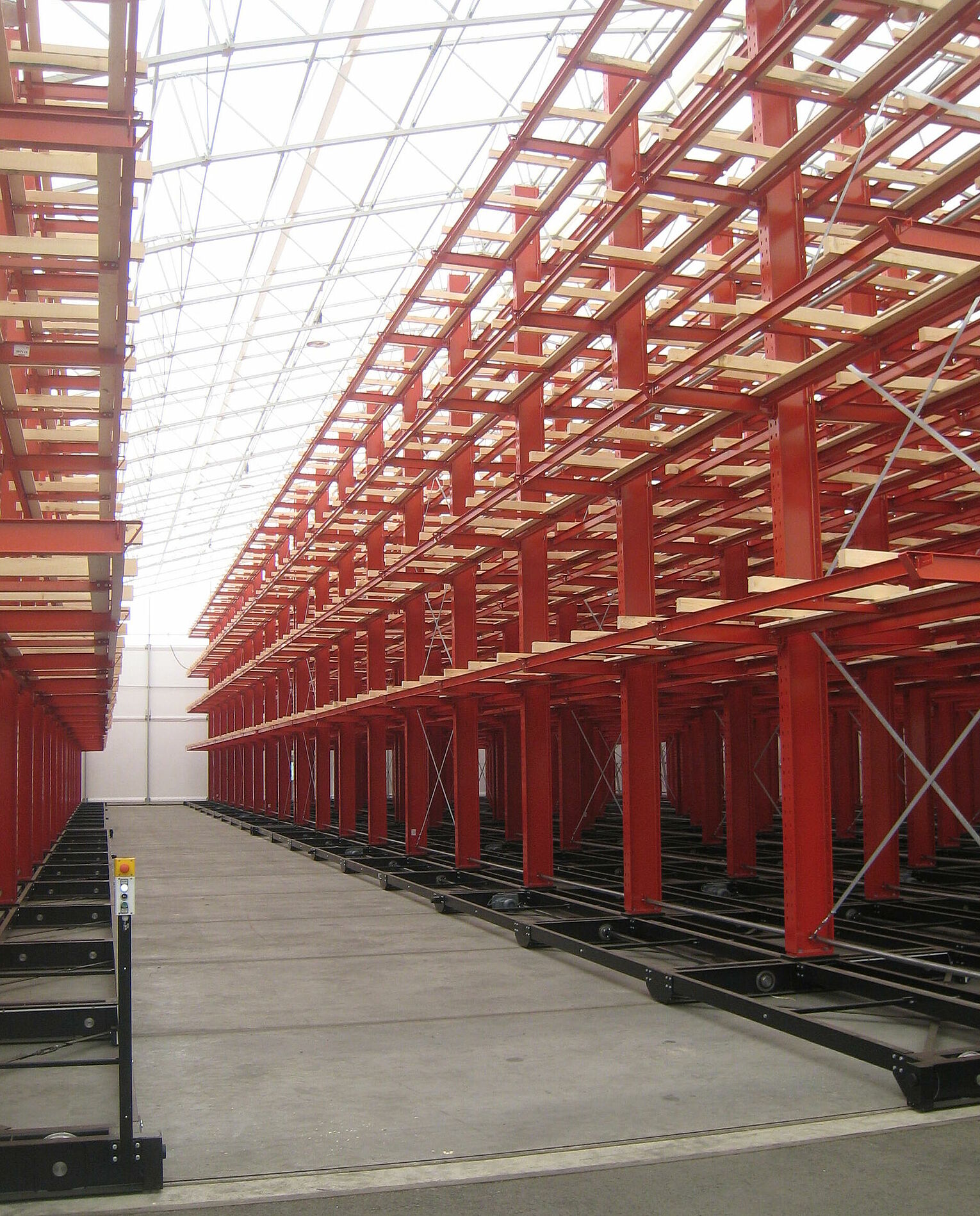 [Translate "Italien"] Mobile cantilever racking