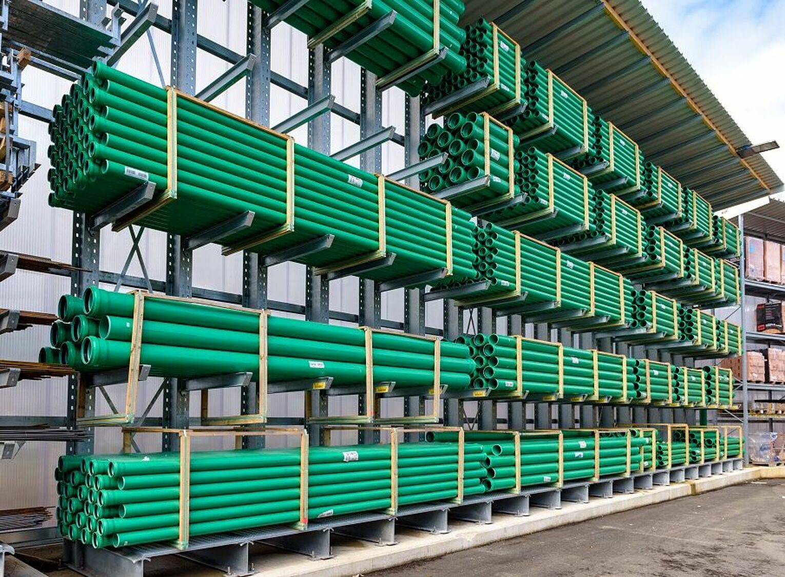 [Translate "Italien"] Cantilever racking Yard racking