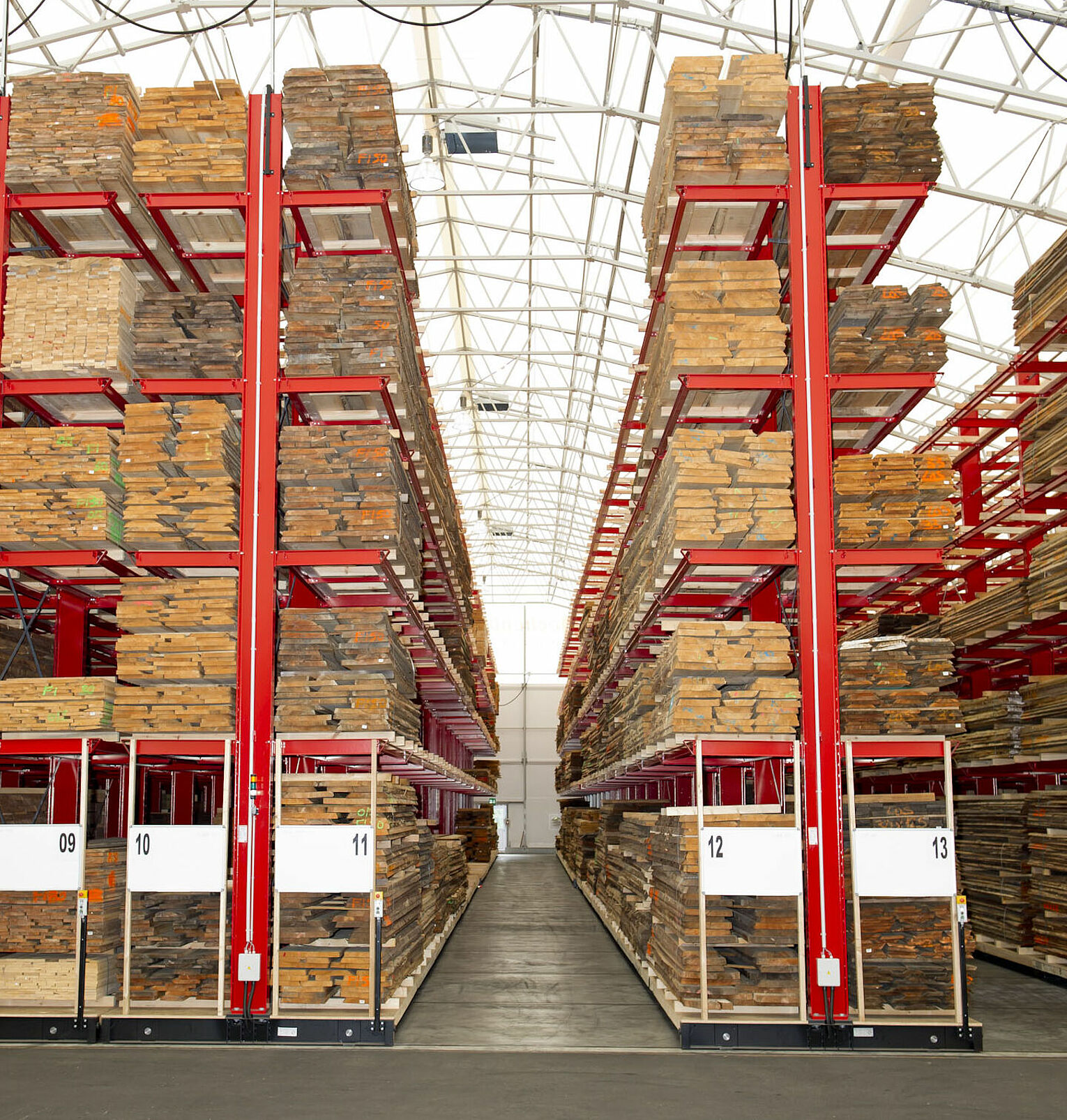 [Translate "Italien"] Cantilever racking timber trade