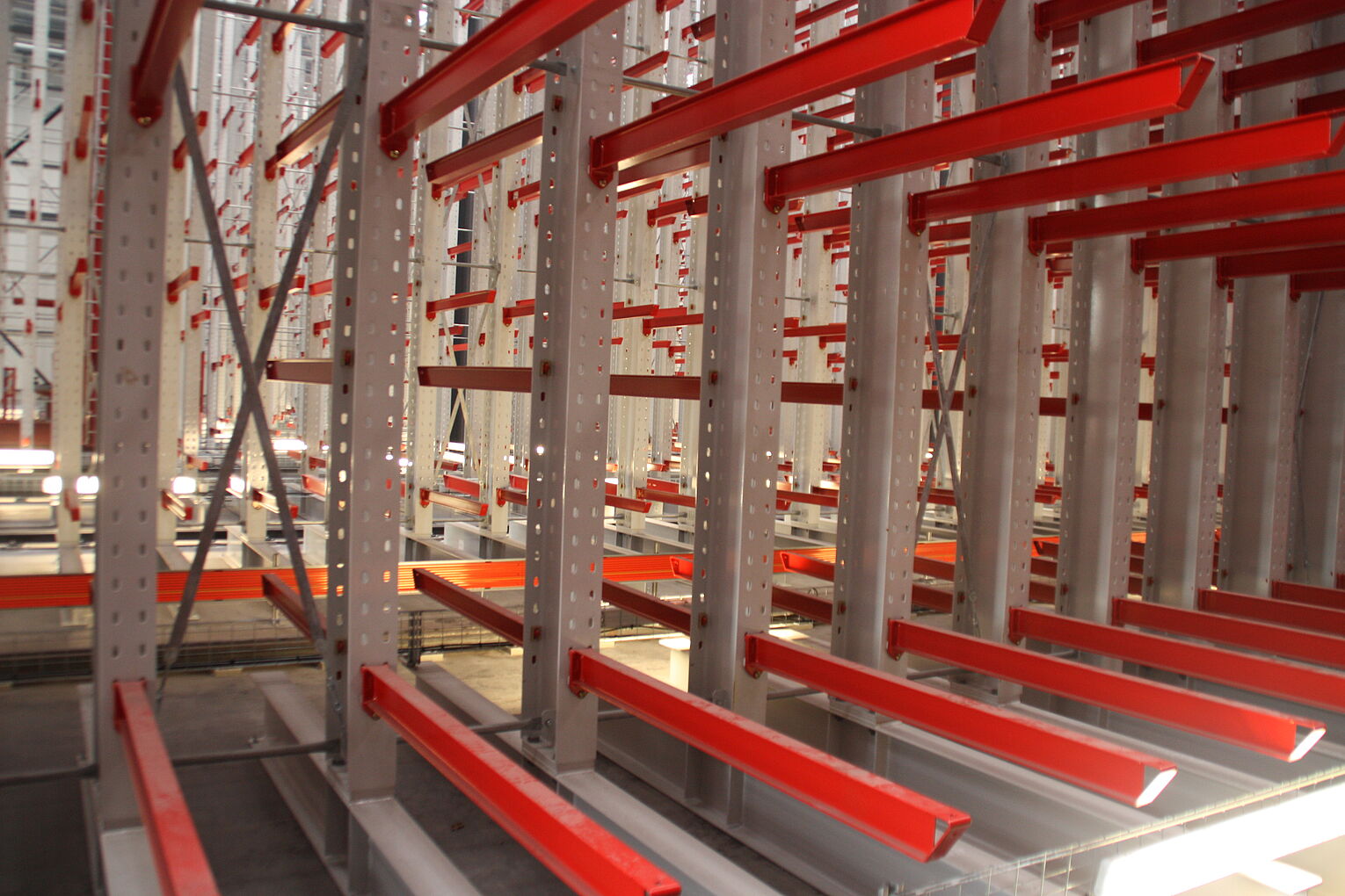 [Translate "Italien"] Cantilever racking system