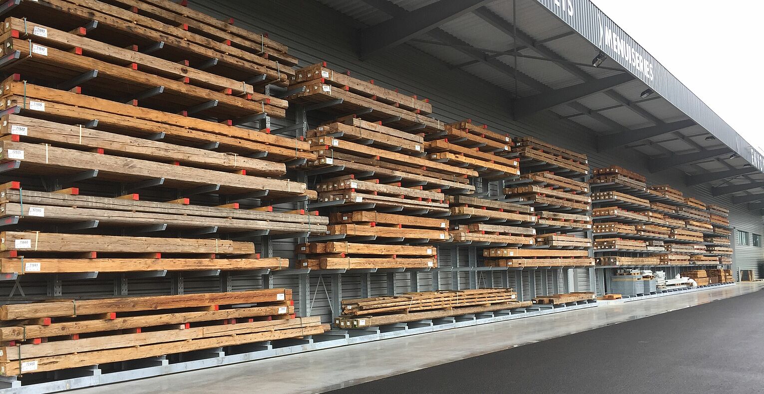 [Translate "Italien"] Cantilever racking timber trade