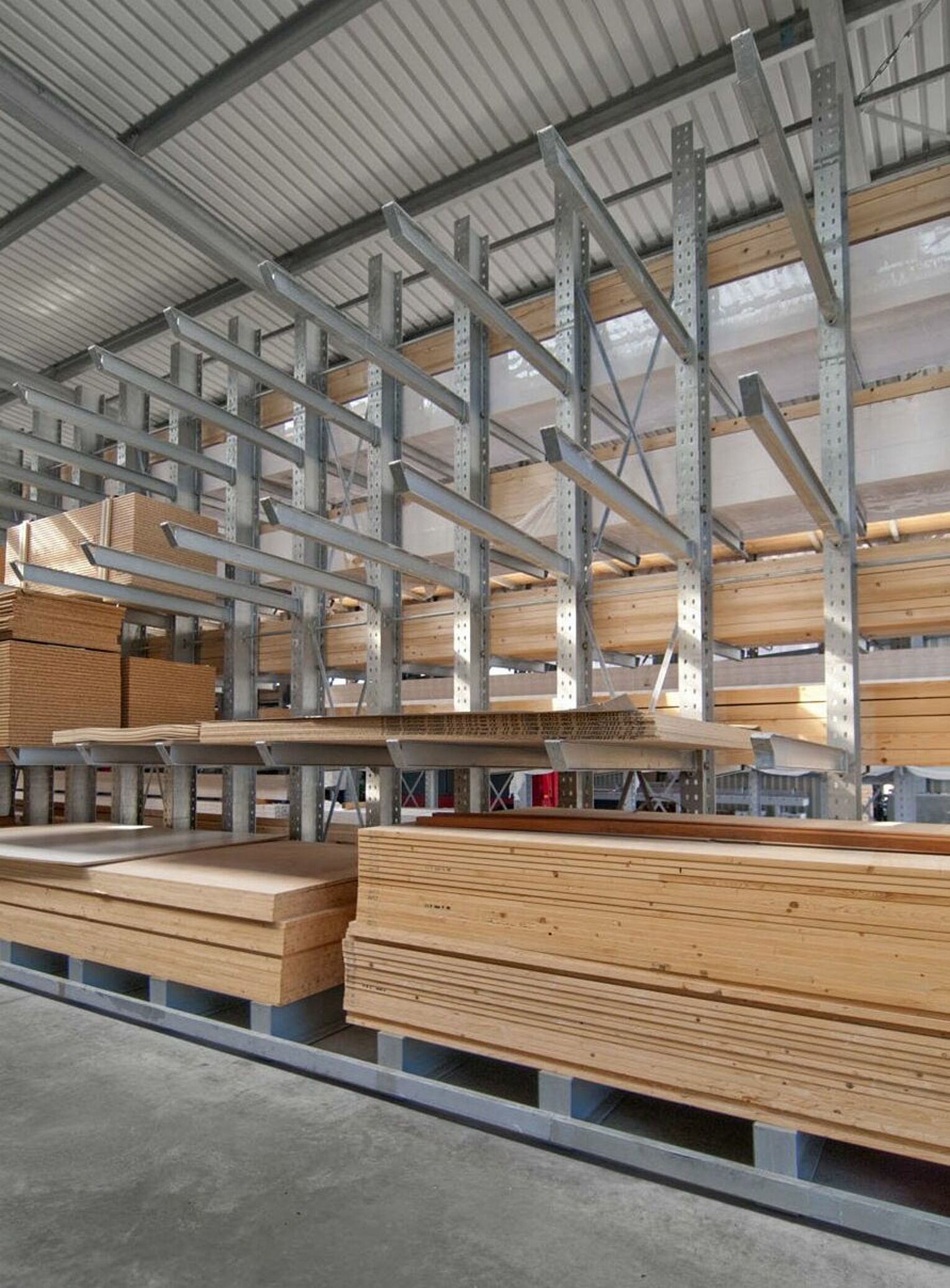 [Translate "Italien"] Cantilever racking timber trade