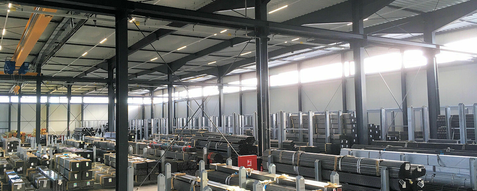 [Translate "Italien"] Cantilever racking Industry solution