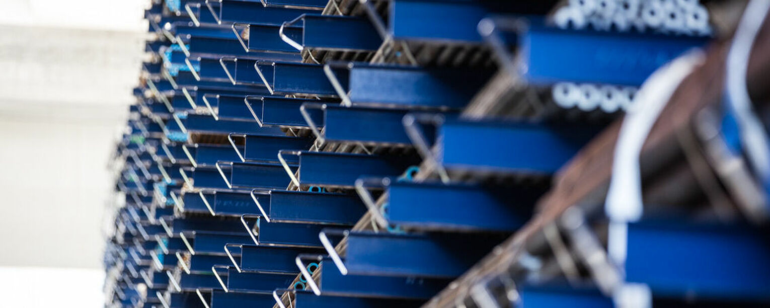 [Translate "Italien"] Cantilever racking Industry solution