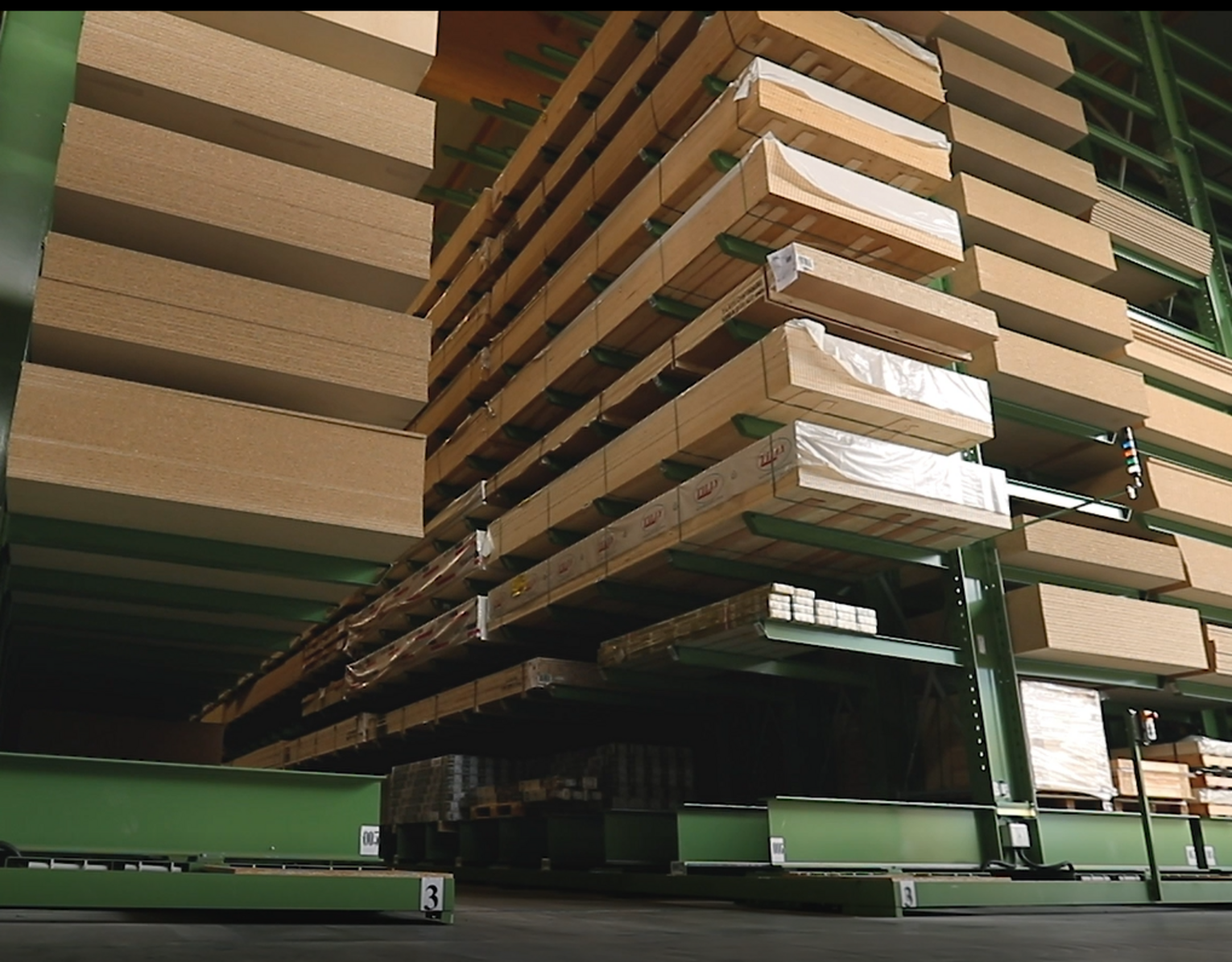 [Translate "Italien"] Mobile cantilever racking