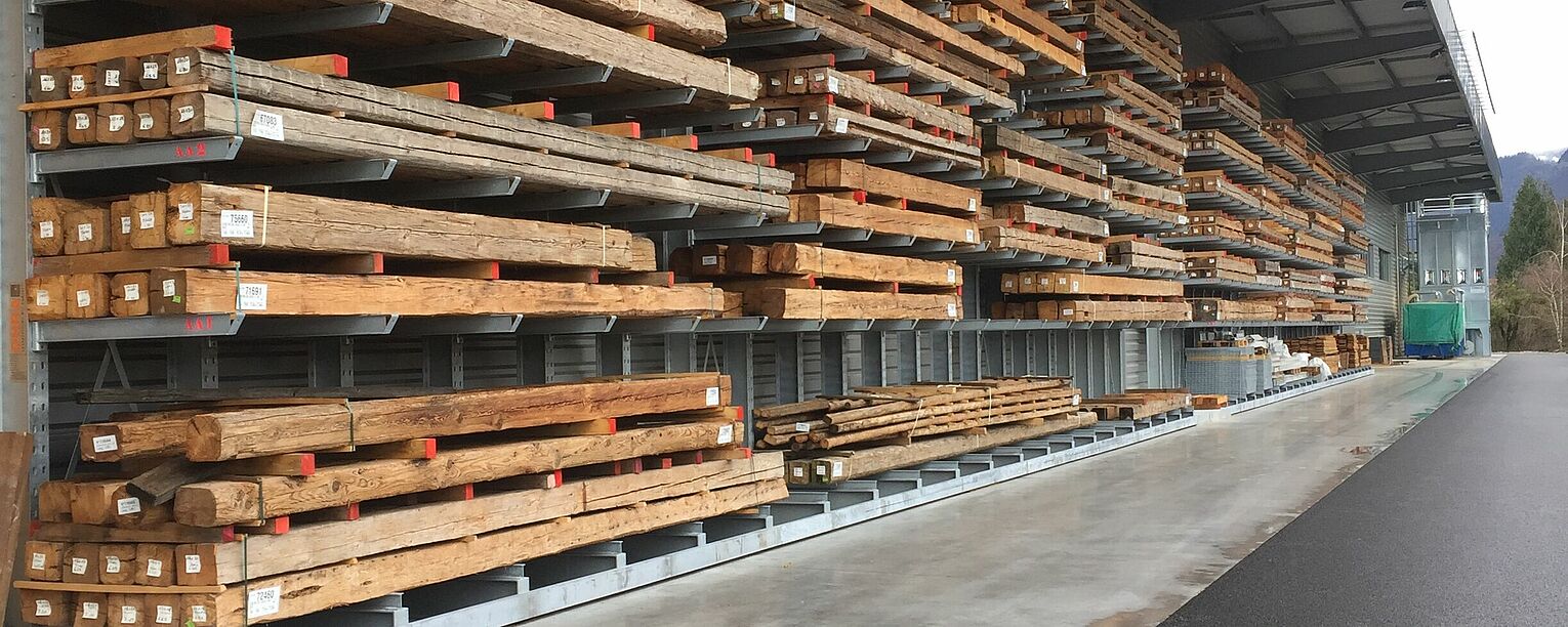 [Translate "Italien"] Cantilever racking timber trade