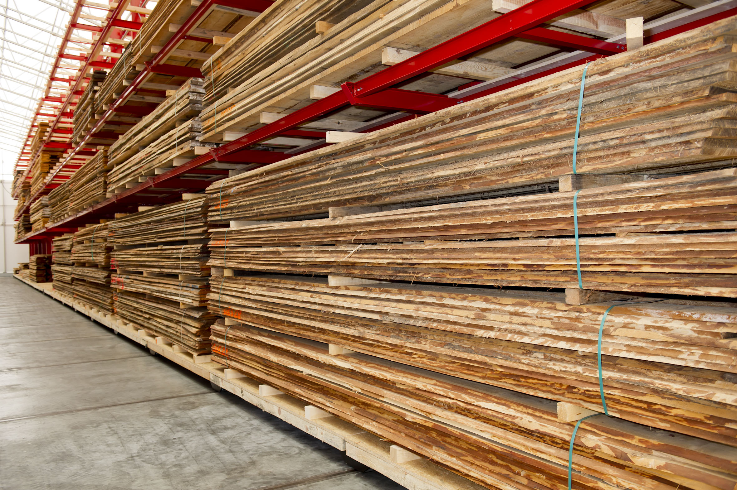 [Translate "Italien"] Cantilever racking timber trade